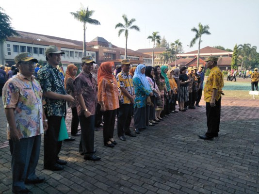Brefing Evaluasi Apel Pagi Dinas Perpustakaan ... 