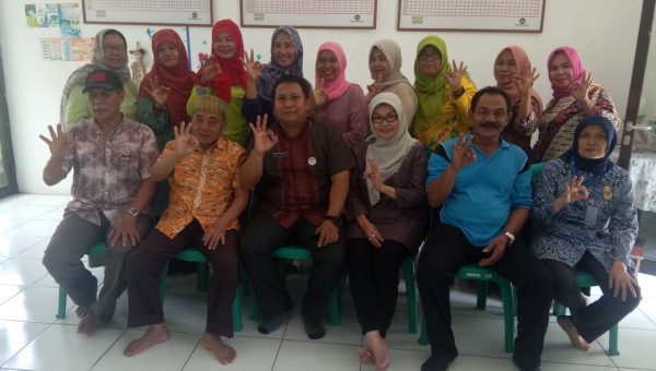 Pembinaan Pengelolaan Perpustakaan/tbm Kampung Kb Kecamatan Pondok Melati ... 