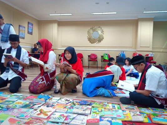 London School ( Fublik Relation) Dalam Kegiatan Hari Anak Nasional Ke. 35 ... 