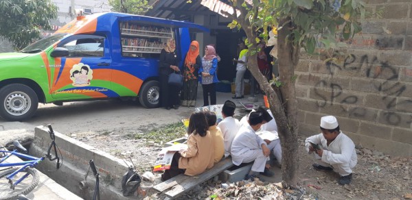 Sosialisasi Literasi Keluarga Dan Pusling Serta Penyerahan Buku Di Posyandu Melur Rw07 Kel Kaliabang ... 
