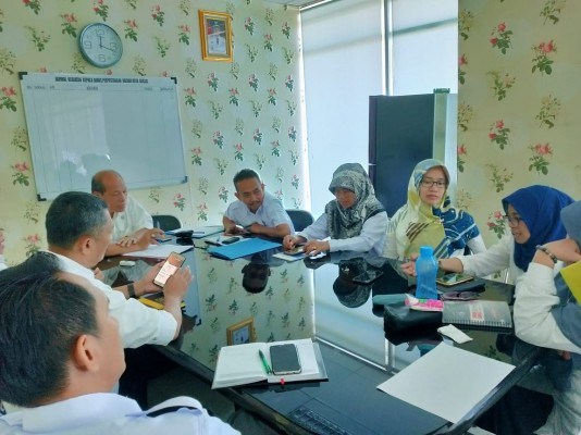 Rapat Para Pemangku Jabatan Dinas Perpustakaan Mengenai Program Membaca ... 